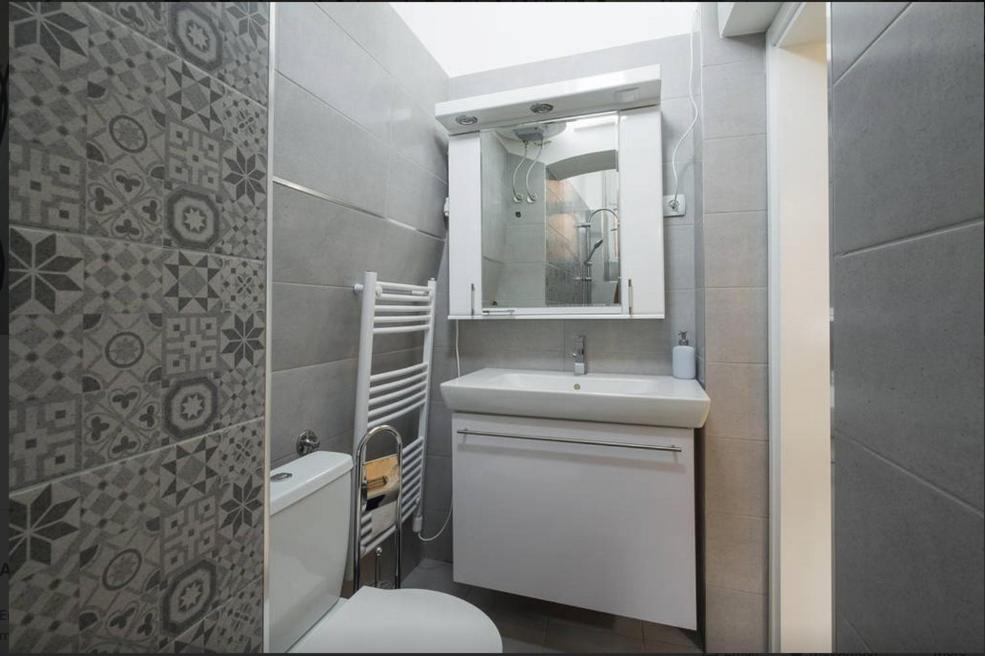Central Charm Modern 2Br Apt-Free Parking Near Belgrád Kültér fotó