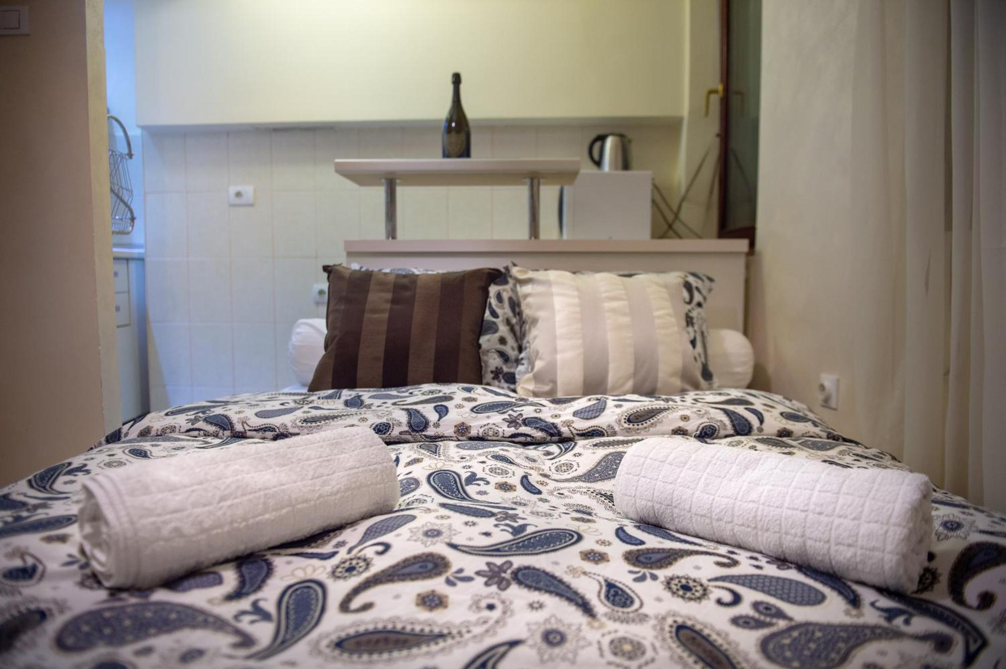 Central Charm Modern 2Br Apt-Free Parking Near Belgrád Kültér fotó